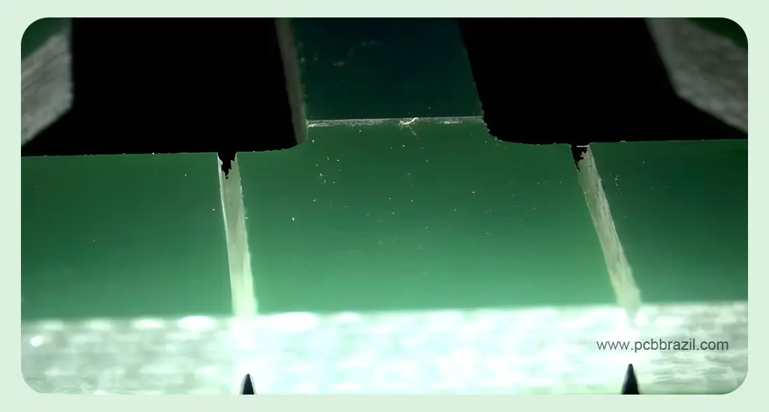 O que é V-scoring em PCB